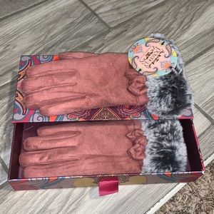 Brand New in Box Powder UK Super Soft Winter Gloves